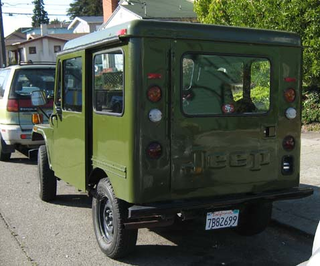 Illustration for article titled 1983 Jeep DJ-5